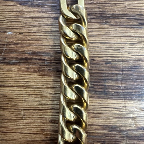 Mickey Gold Chain Watch - Picture 5 of 9